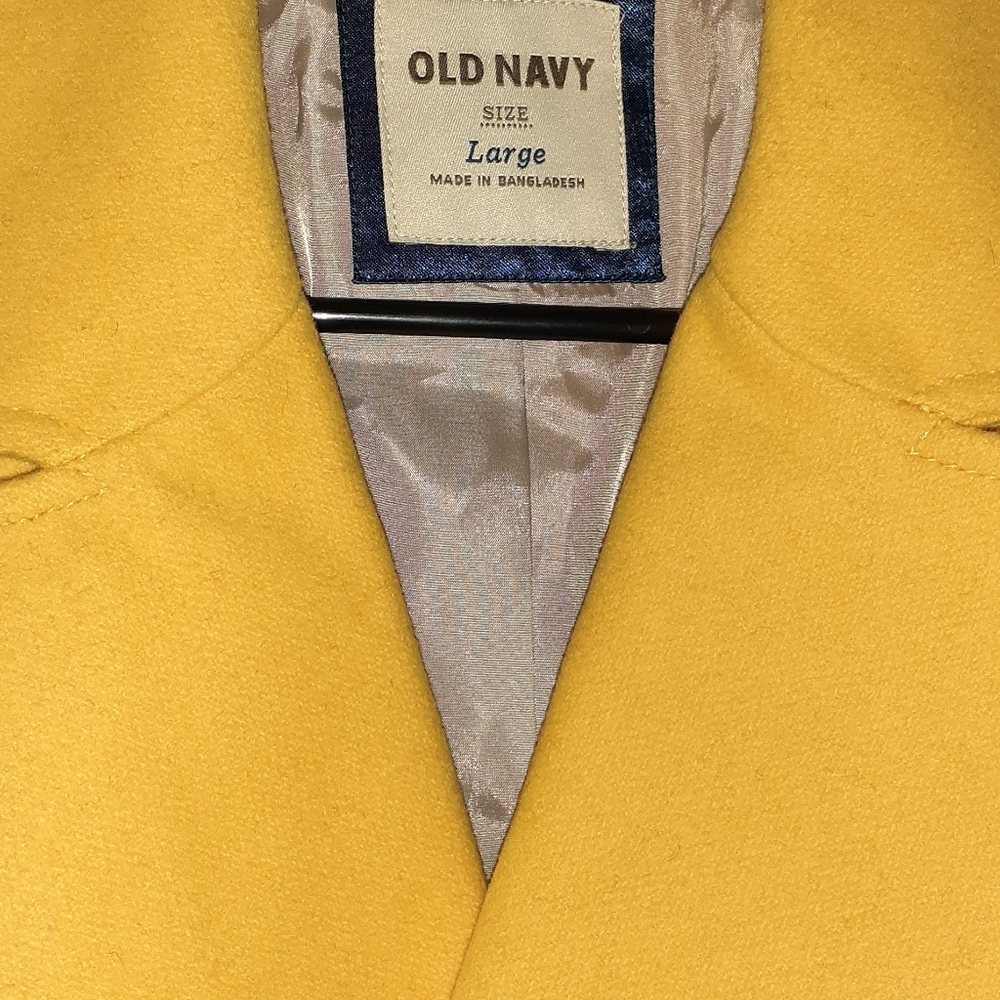 Size L new w/o tag woman yellow pea coat.